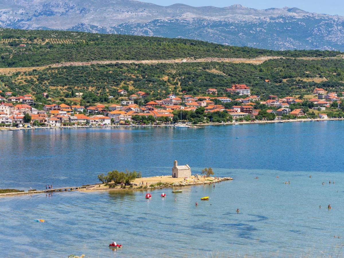 Vacation House Loreta Sveti Rok Exterior photo
